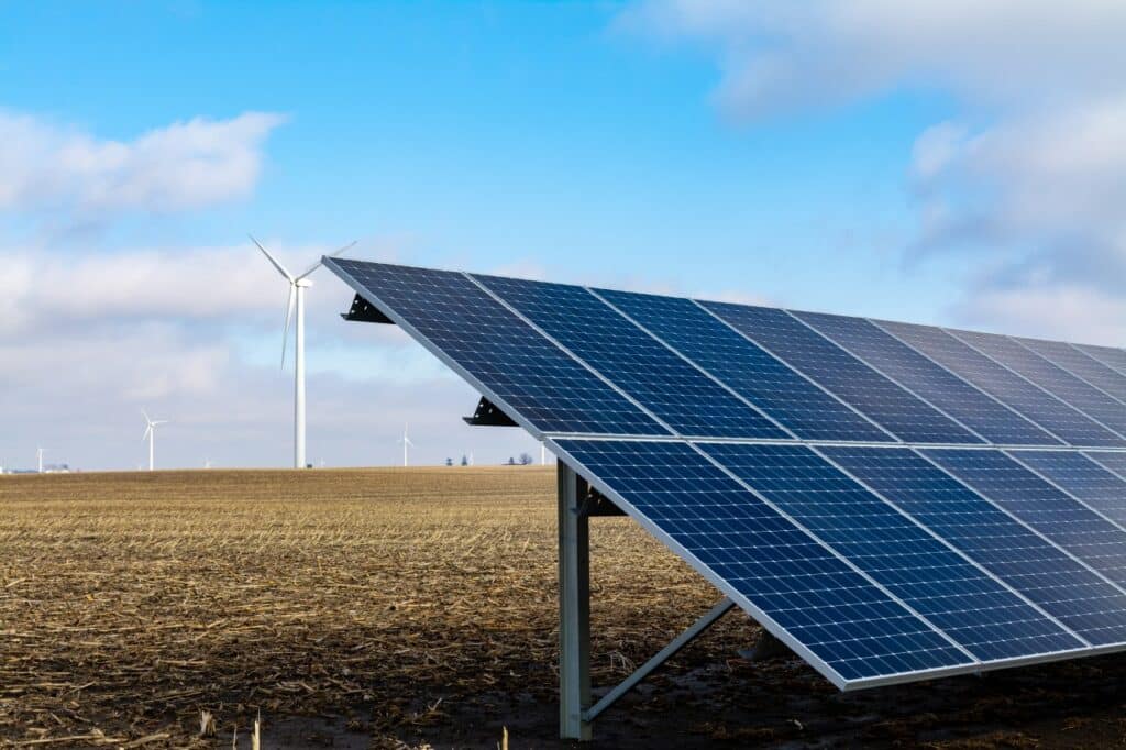Illinois Solar Panel and Wind Turbine - Sun-Pull Wire (Photo via Eddie Rodriguez on Shutterstock)